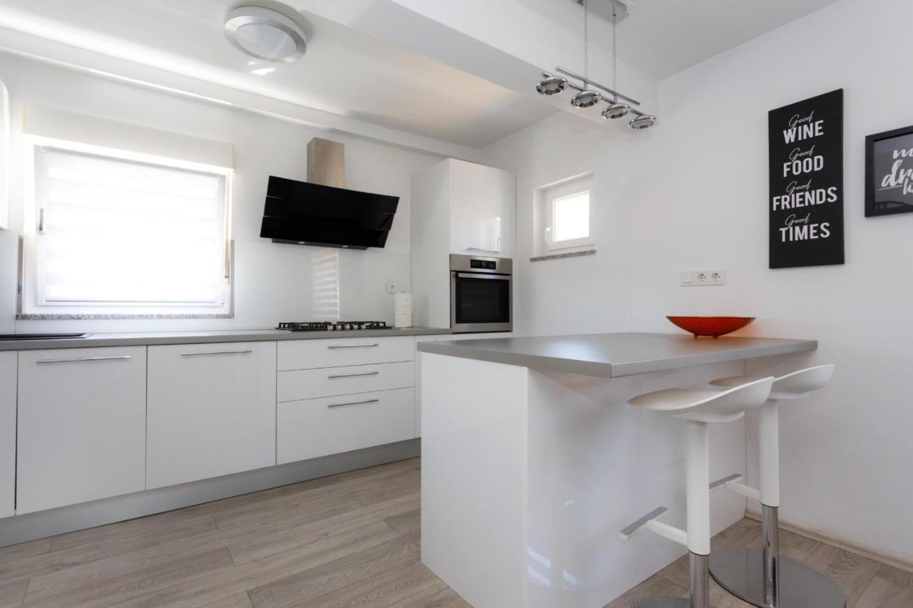קרק Apartman Laura מראה חיצוני תמונה