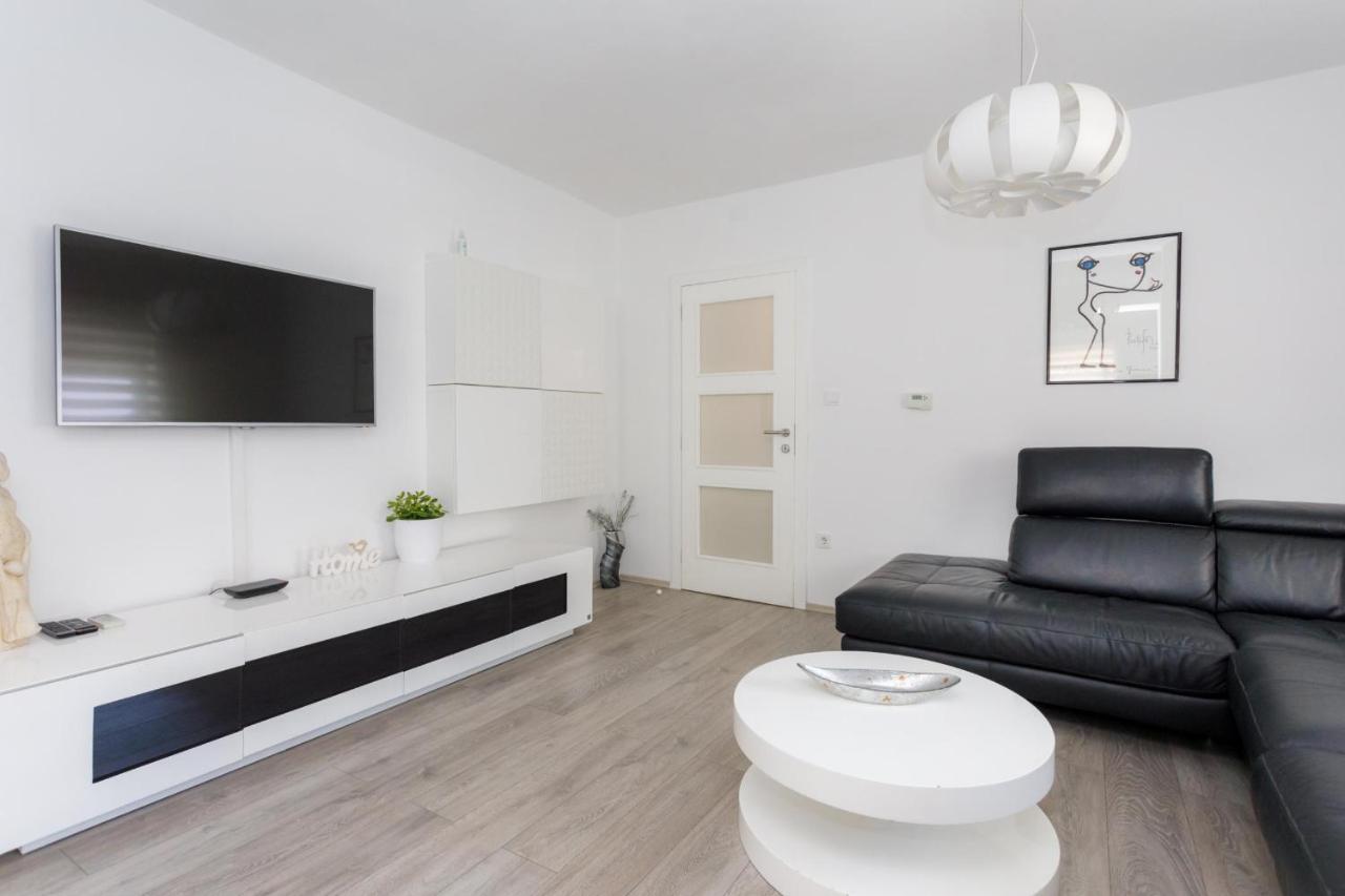 קרק Apartman Laura מראה חיצוני תמונה