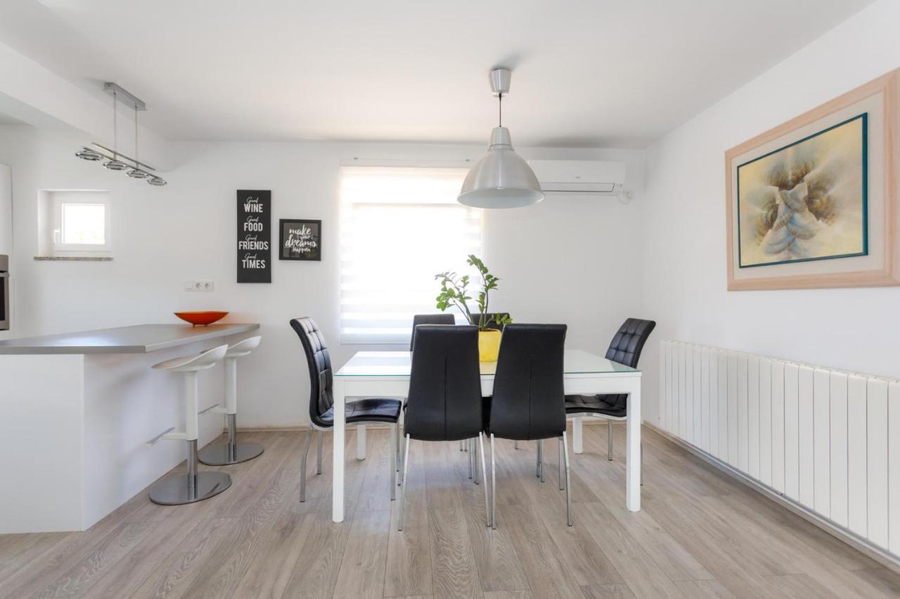 קרק Apartman Laura מראה חיצוני תמונה