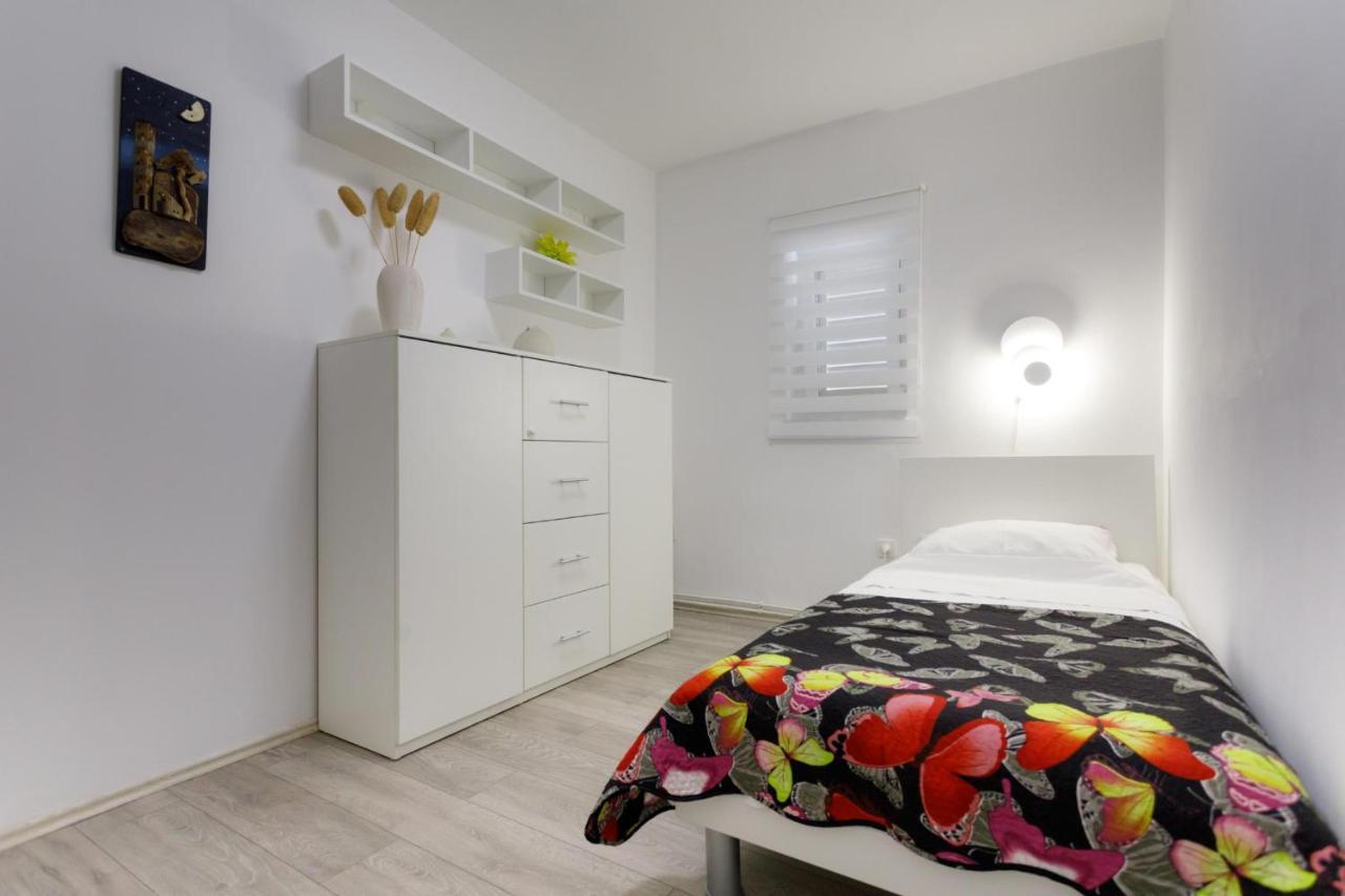 קרק Apartman Laura מראה חיצוני תמונה