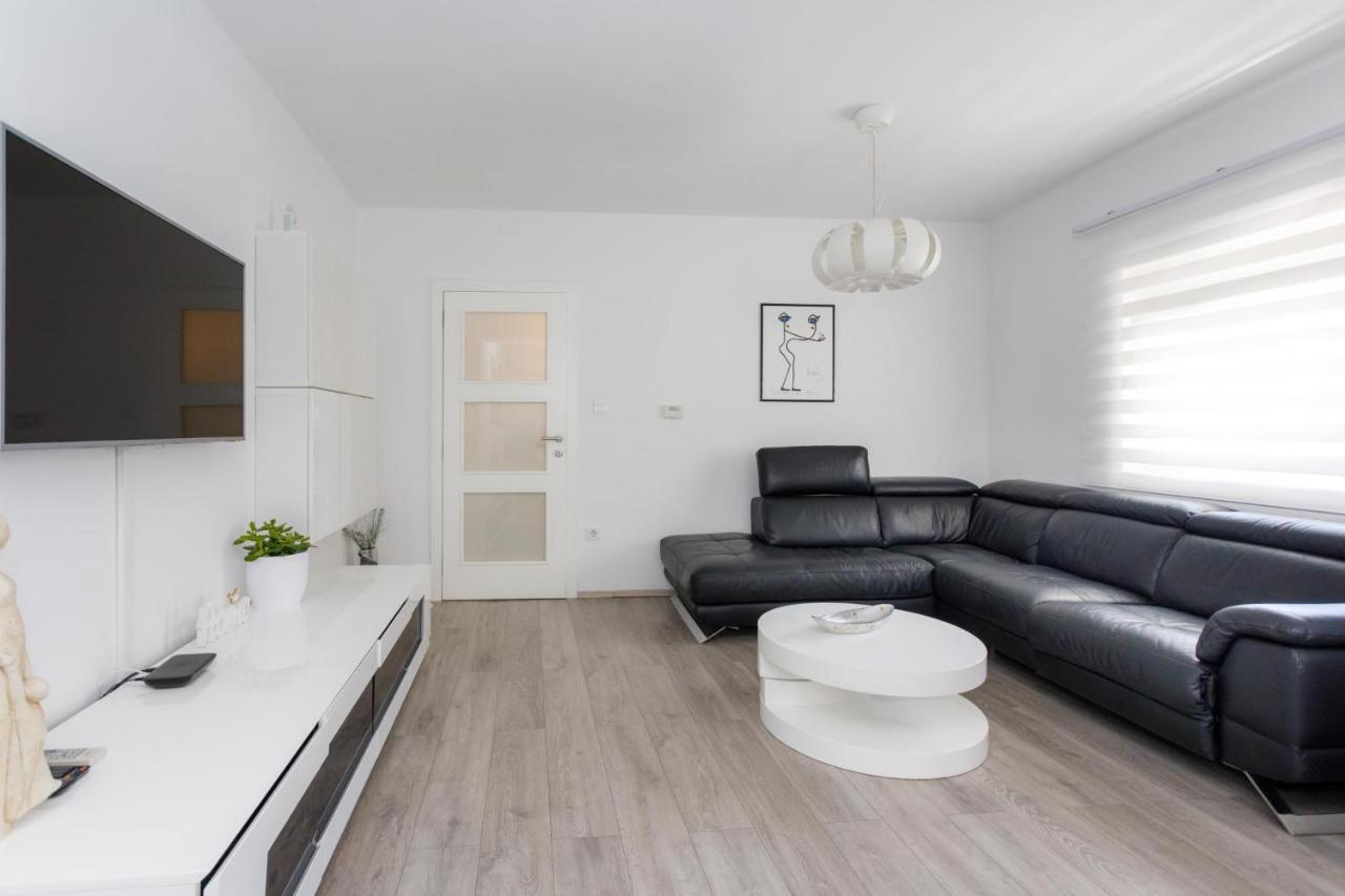 קרק Apartman Laura מראה חיצוני תמונה
