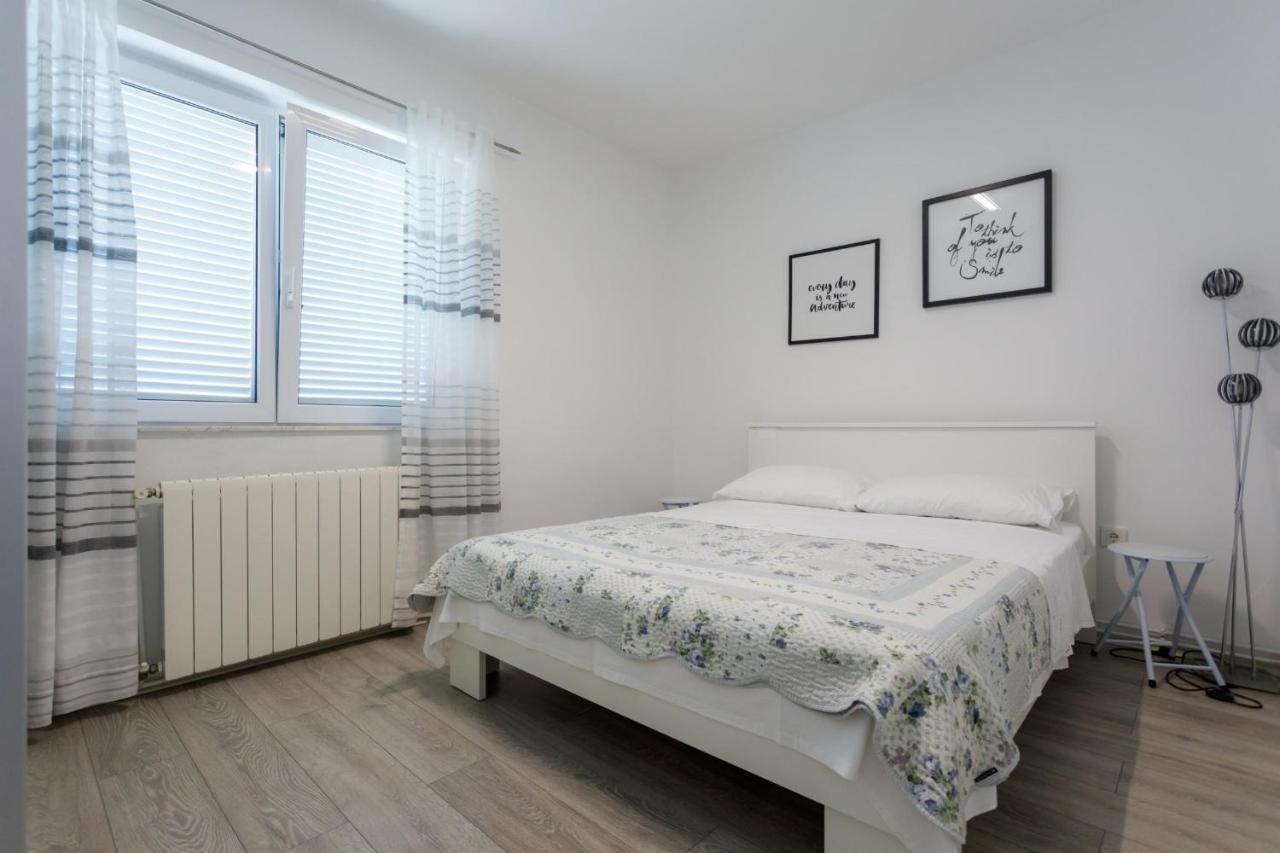 קרק Apartman Laura מראה חיצוני תמונה